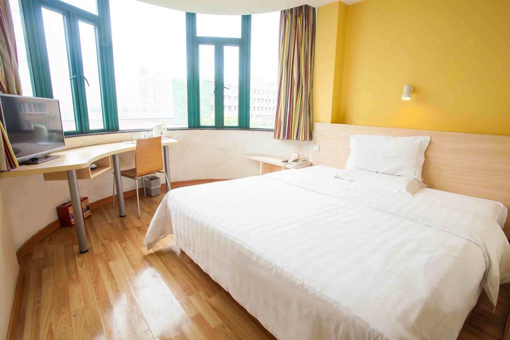 7Days Inn Taizhou Nantong Road Zhongjia Номер фото